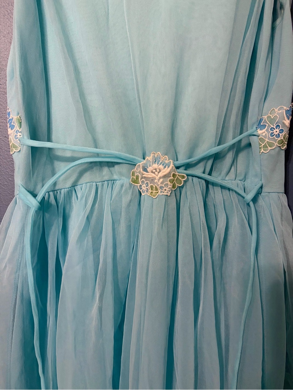 Vintage fairy slip dress with floral appliqué - Picture 6 of 12